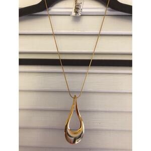 Robert rose pendant necklace